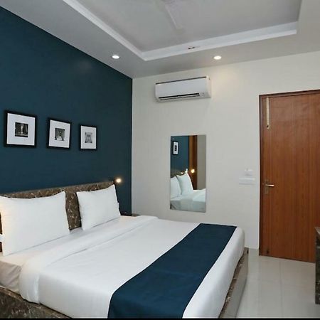 Hotel Galaxy Inn 구르가온 외부 사진
