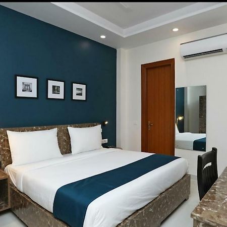 Hotel Galaxy Inn 구르가온 외부 사진